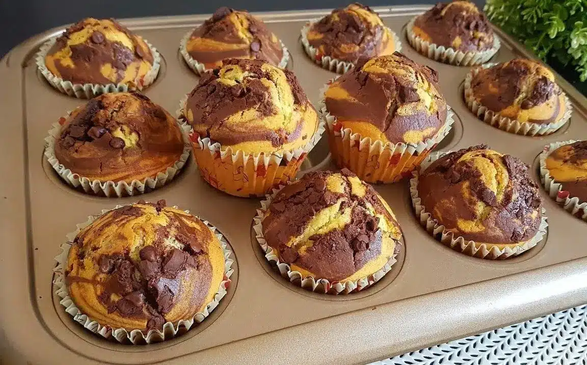 Briose delicioase cu ciocolata gata in 30 de minute 1 rețetă brioșe cu ciocolată rapidă