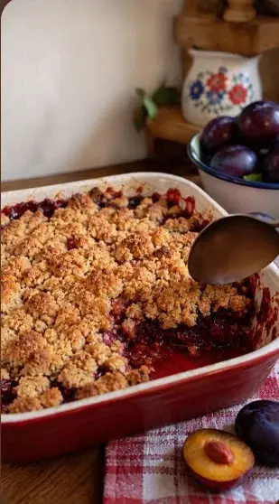rețetă desert crumble cu prune
