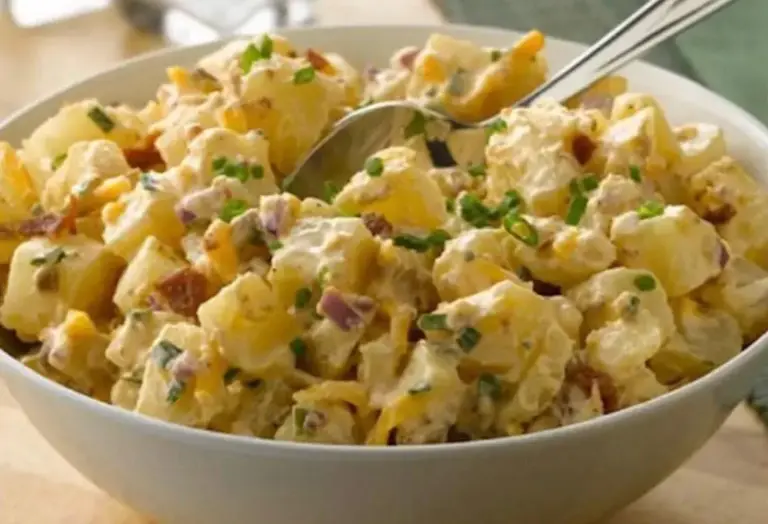 Salata de cartofi este întotdeauna gustoasă, dar nimeni nu a rămas indiferent când o pregătesc asa